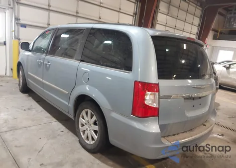 2013 Chrysler Town & Country Touring z USA, uszkodzony, nr VIN 2C4RC1BG3DR511843